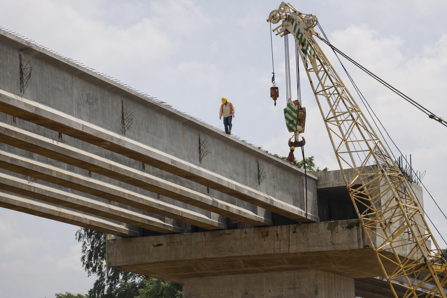 girder launching, crane launching girders, bridge girder launching